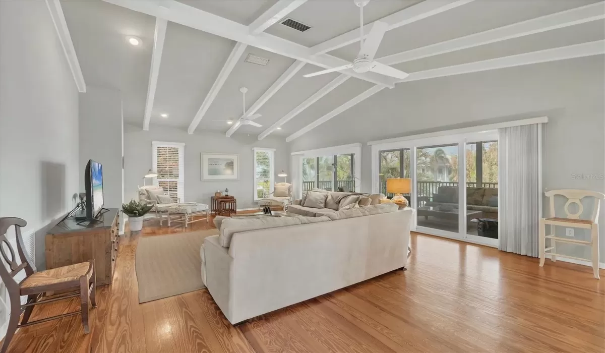 3 Bedrooms Bedrooms, 0 ,2 BathroomsBathrooms,Residential Lease,For Sale,0,D6143502