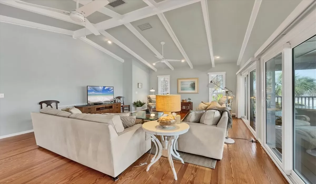 3 Bedrooms Bedrooms, 0 ,2 BathroomsBathrooms,Residential Lease,For Sale,0,D6143502