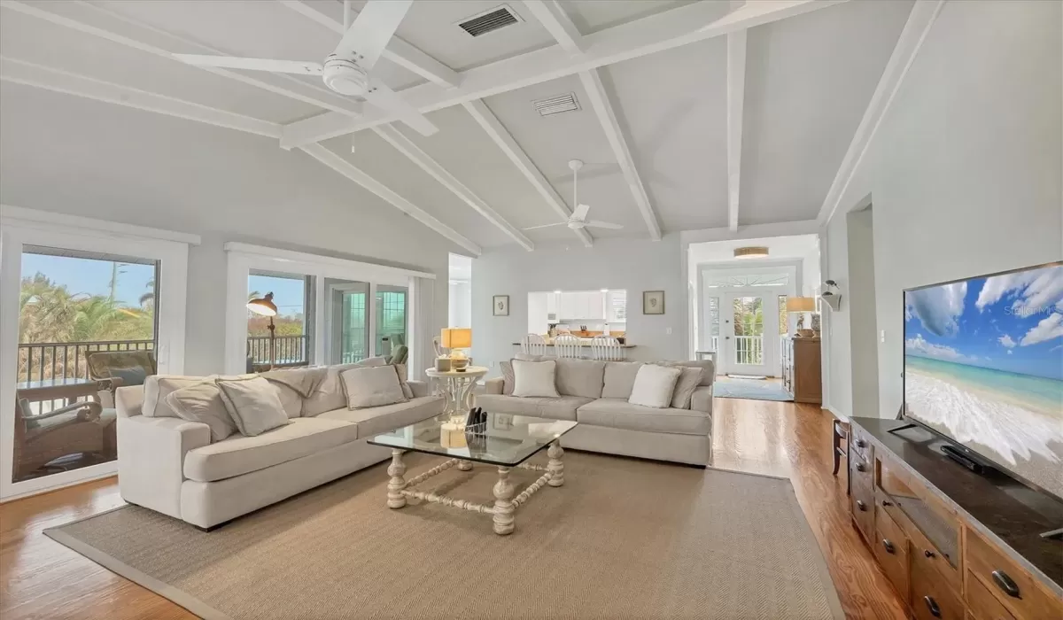 3 Bedrooms Bedrooms, 0 ,2 BathroomsBathrooms,Residential Lease,For Sale,0,D6143502