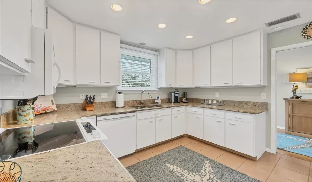3 Bedrooms Bedrooms, 0 ,2 BathroomsBathrooms,Residential Lease,For Sale,0,D6143502