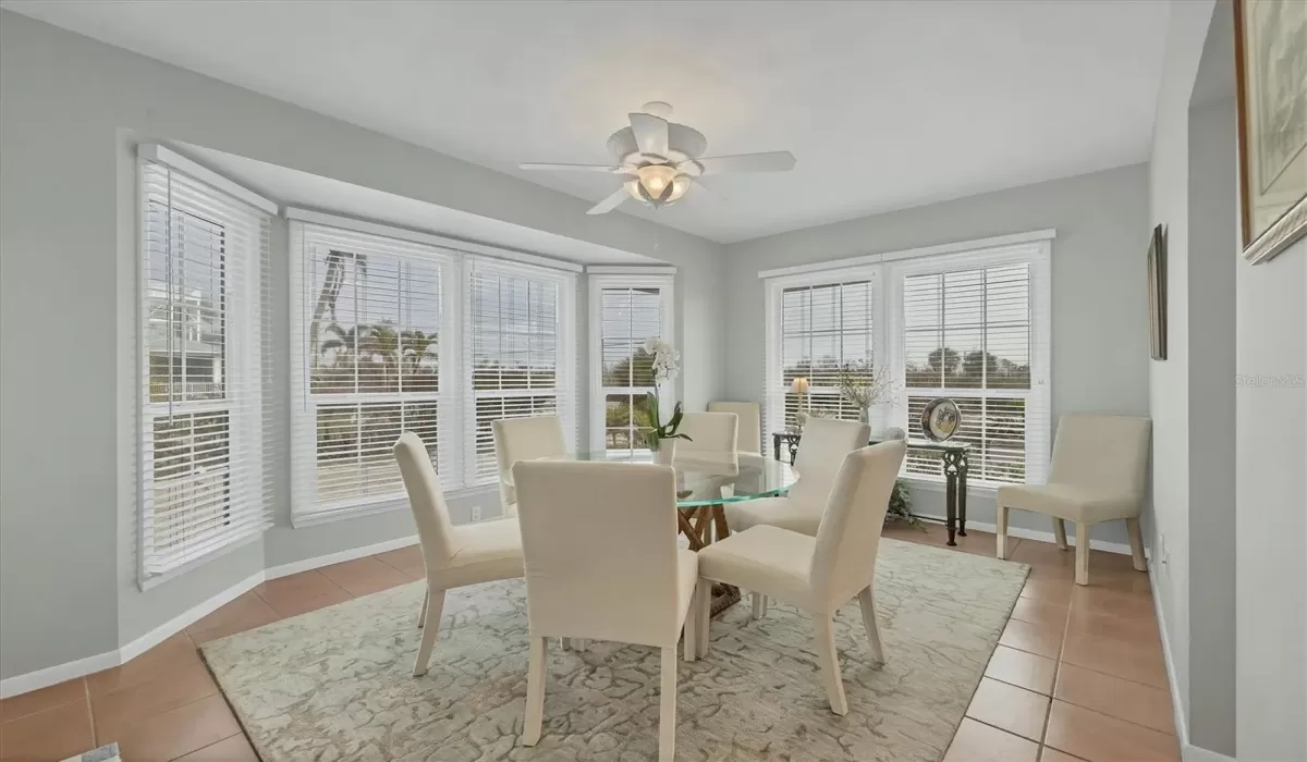 3 Bedrooms Bedrooms, 0 ,2 BathroomsBathrooms,Residential Lease,For Sale,0,D6143502