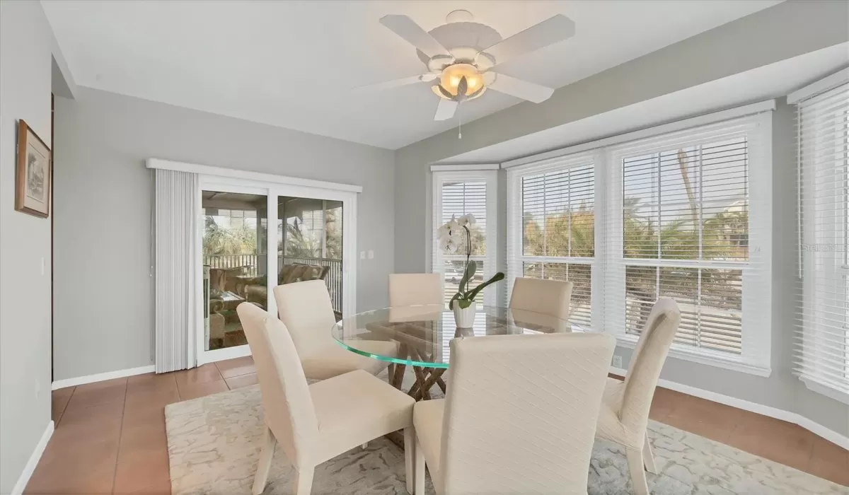 3 Bedrooms Bedrooms, 0 ,2 BathroomsBathrooms,Residential Lease,For Sale,0,D6143502