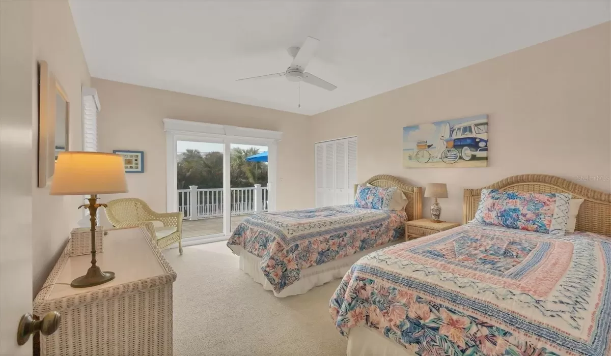 3 Bedrooms Bedrooms, 0 ,2 BathroomsBathrooms,Residential Lease,For Sale,0,D6143502