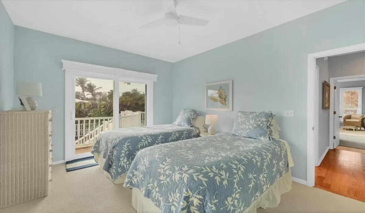3 Bedrooms Bedrooms, 0 ,2 BathroomsBathrooms,Residential Lease,For Sale,0,D6143502
