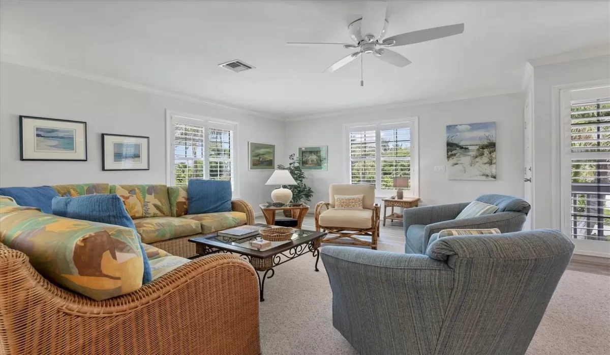 2 Bedrooms Bedrooms, 0 ,2 BathroomsBathrooms,Residential Lease,For Sale,0,D6143522
