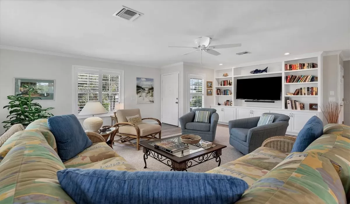 2 Bedrooms Bedrooms, 0 ,2 BathroomsBathrooms,Residential Lease,For Sale,0,D6143522