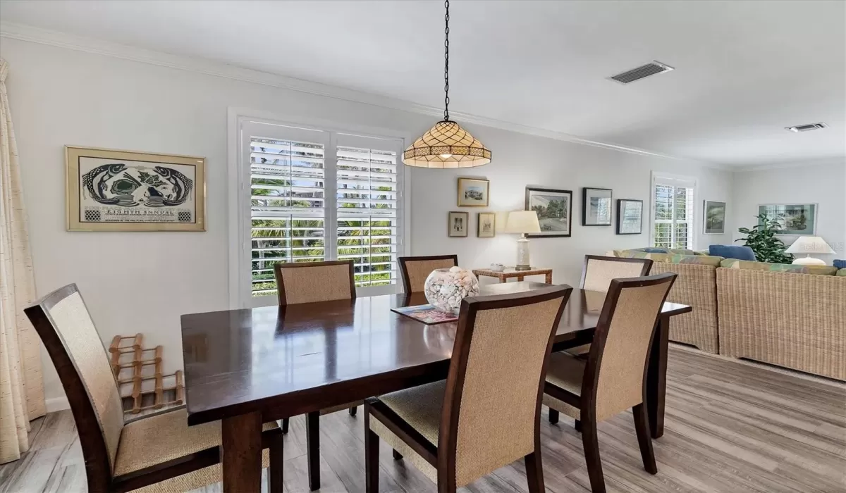 2 Bedrooms Bedrooms, 0 ,2 BathroomsBathrooms,Residential Lease,For Sale,0,D6143522