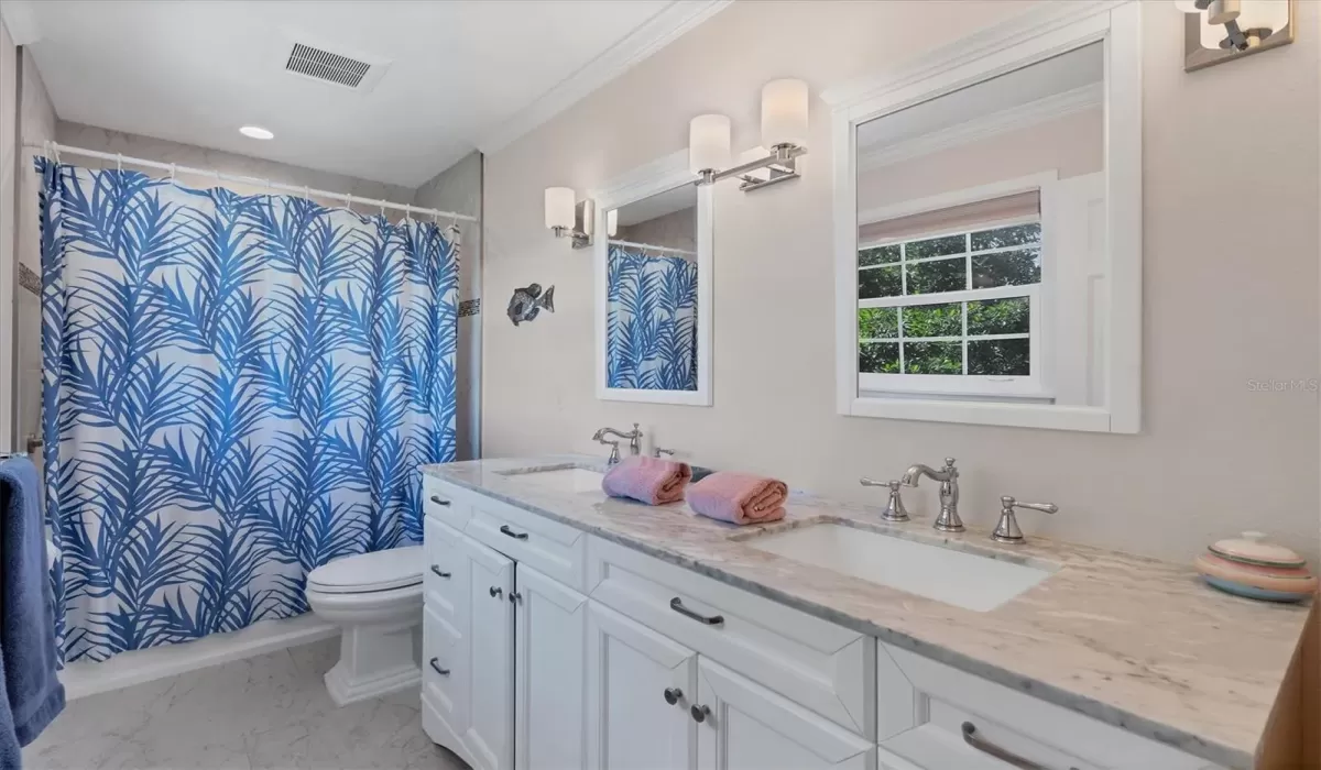 2 Bedrooms Bedrooms, 0 ,2 BathroomsBathrooms,Residential Lease,For Sale,0,D6143522
