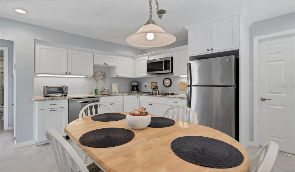2 Bedrooms Bedrooms, 0 ,2 BathroomsBathrooms,Residential Lease,For Sale,0,D6143522