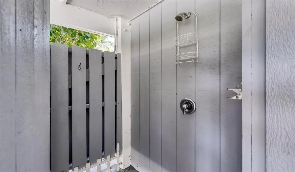 2 Bedrooms Bedrooms, 0 ,2 BathroomsBathrooms,Residential Lease,For Sale,0,D6143522