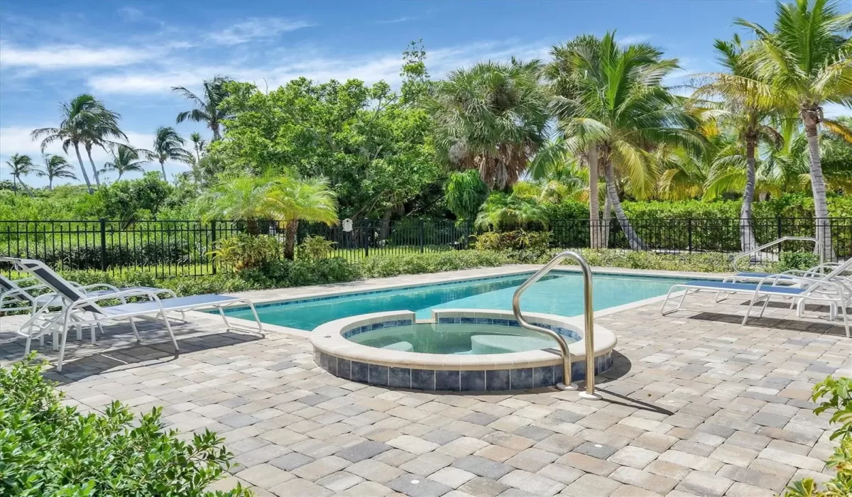 2 Bedrooms Bedrooms, 0 ,2 BathroomsBathrooms,Residential Lease,For Sale,0,D6143522