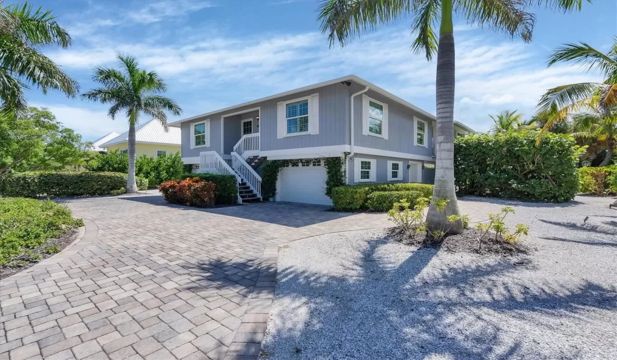 2 Bedrooms Bedrooms, 0 ,2 BathroomsBathrooms,Residential Lease,For Sale,0,D6143522