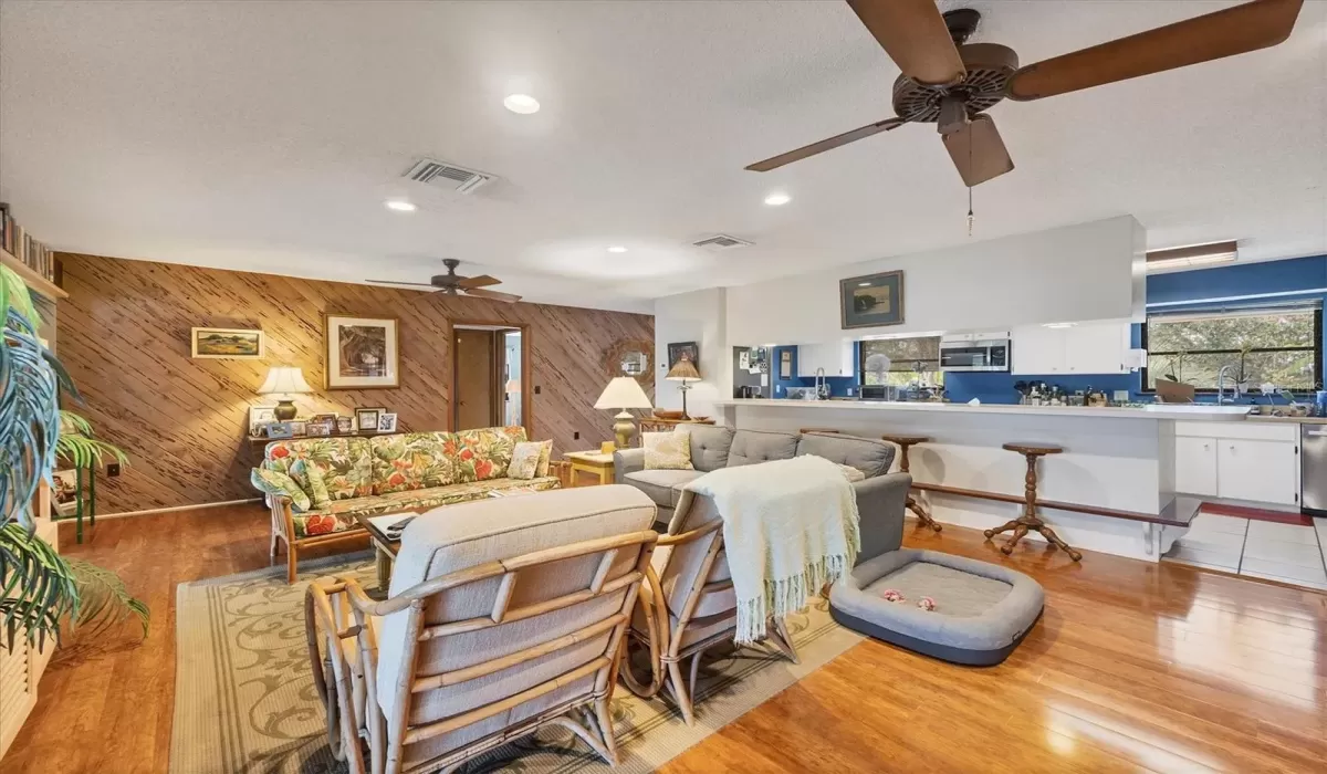 4 Bedrooms Bedrooms, 0 ,3 BathroomsBathrooms,Residential Lease,For Sale,0,D6143527