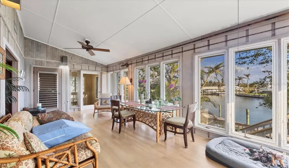 4 Bedrooms Bedrooms, 0 ,3 BathroomsBathrooms,Residential Lease,For Sale,0,D6143527