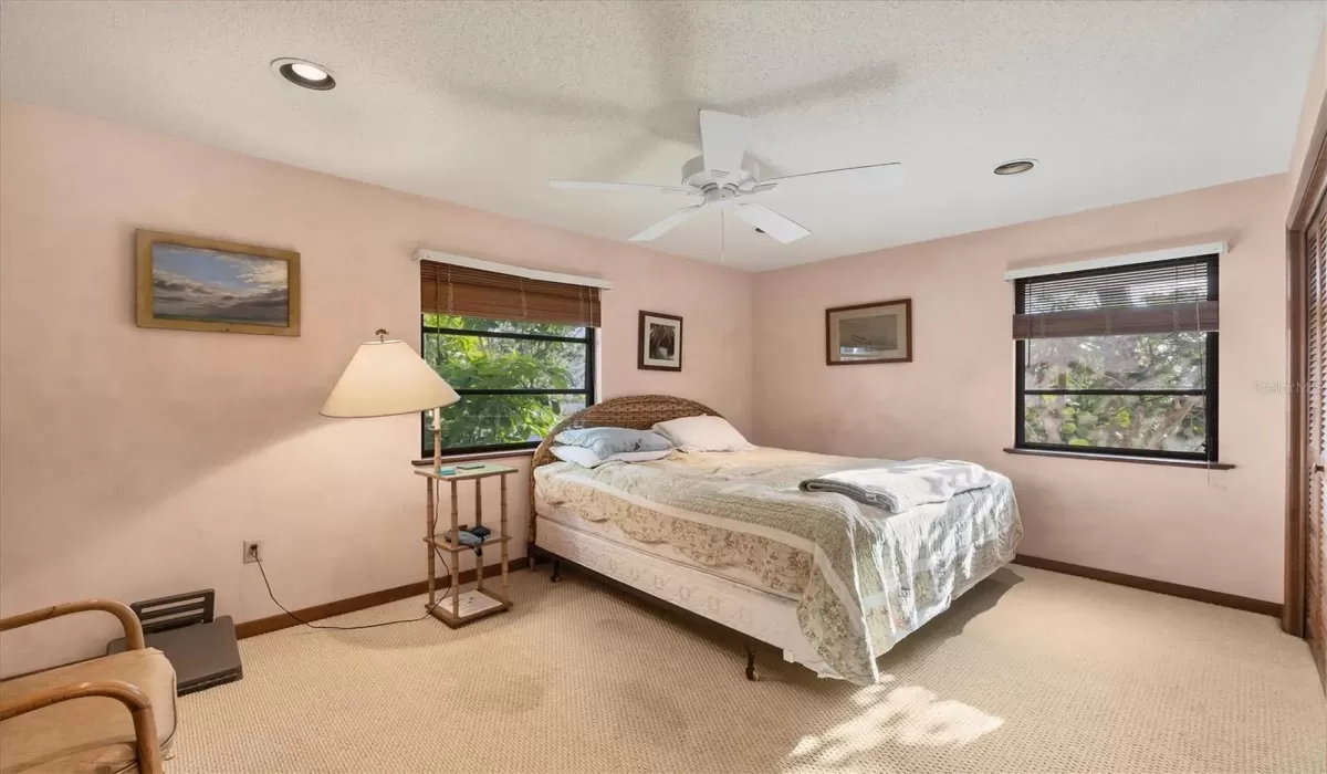 4 Bedrooms Bedrooms, 0 ,3 BathroomsBathrooms,Residential Lease,For Sale,0,D6143527
