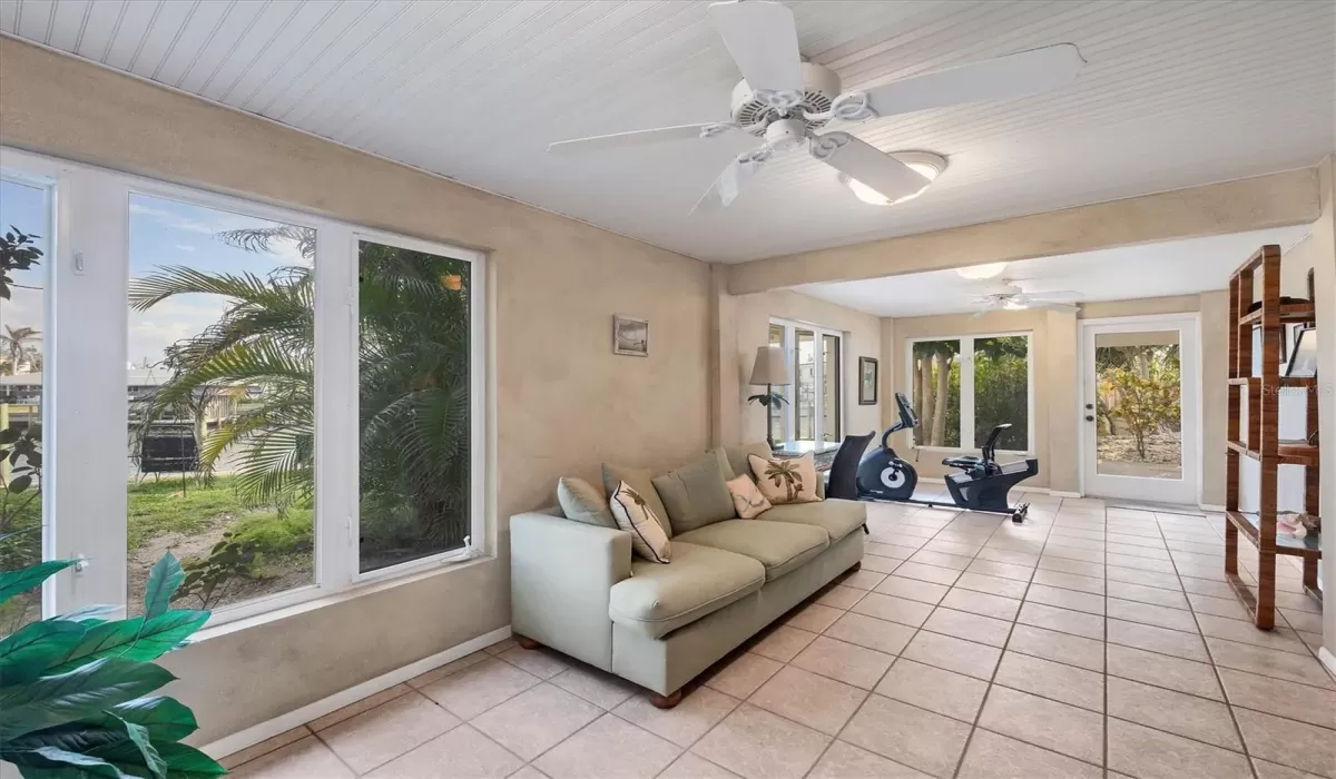 4 Bedrooms Bedrooms, 0 ,3 BathroomsBathrooms,Residential Lease,For Sale,0,D6143527