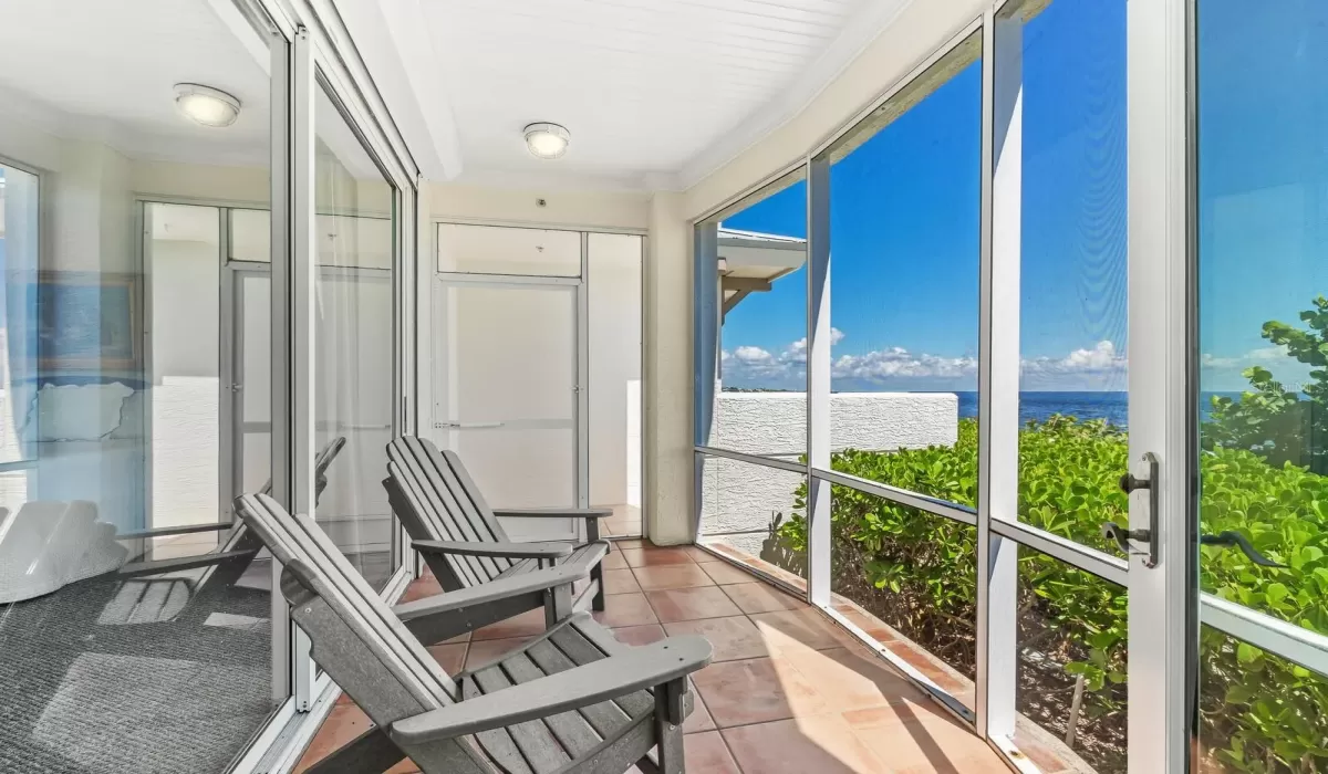 3 Bedrooms Bedrooms, 0 ,3 BathroomsBathrooms,Residential,Pending,0,D6143744