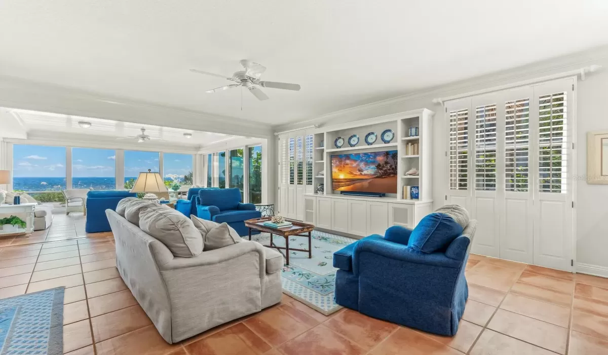 3 Bedrooms Bedrooms, 0 ,3 BathroomsBathrooms,Residential,Pending,0,D6143744