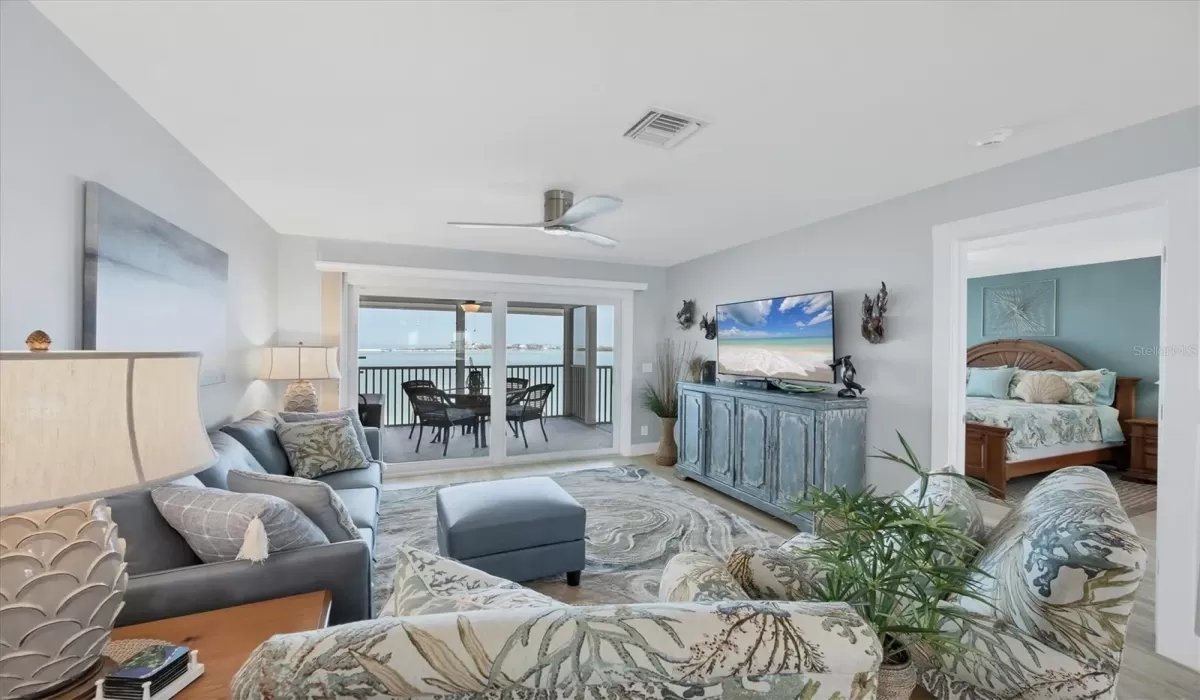 2 Bedrooms Bedrooms, 0 ,2 BathroomsBathrooms,Residential Lease,For Sale,0,D6143273