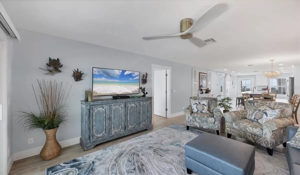 2 Bedrooms Bedrooms, 0 ,2 BathroomsBathrooms,Residential Lease,For Sale,0,D6143273