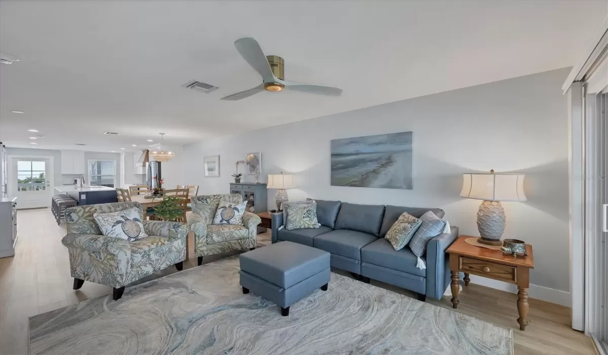 2 Bedrooms Bedrooms, 0 ,2 BathroomsBathrooms,Residential Lease,For Sale,0,D6143273