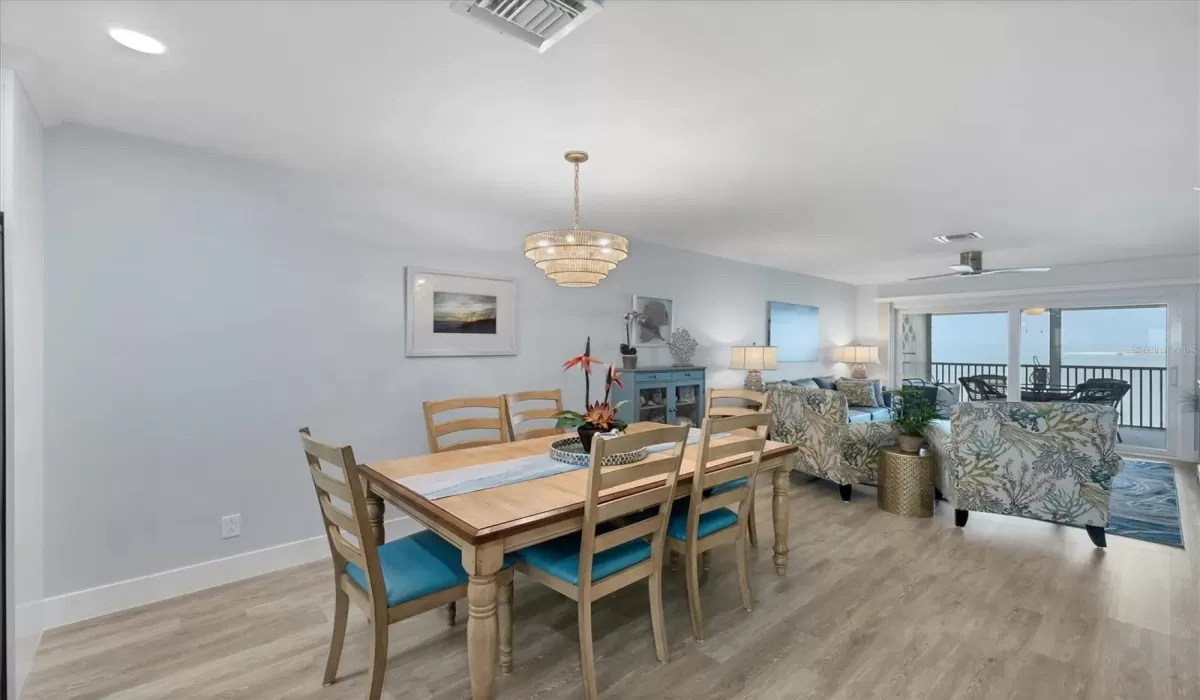 2 Bedrooms Bedrooms, 0 ,2 BathroomsBathrooms,Residential Lease,For Sale,0,D6143273