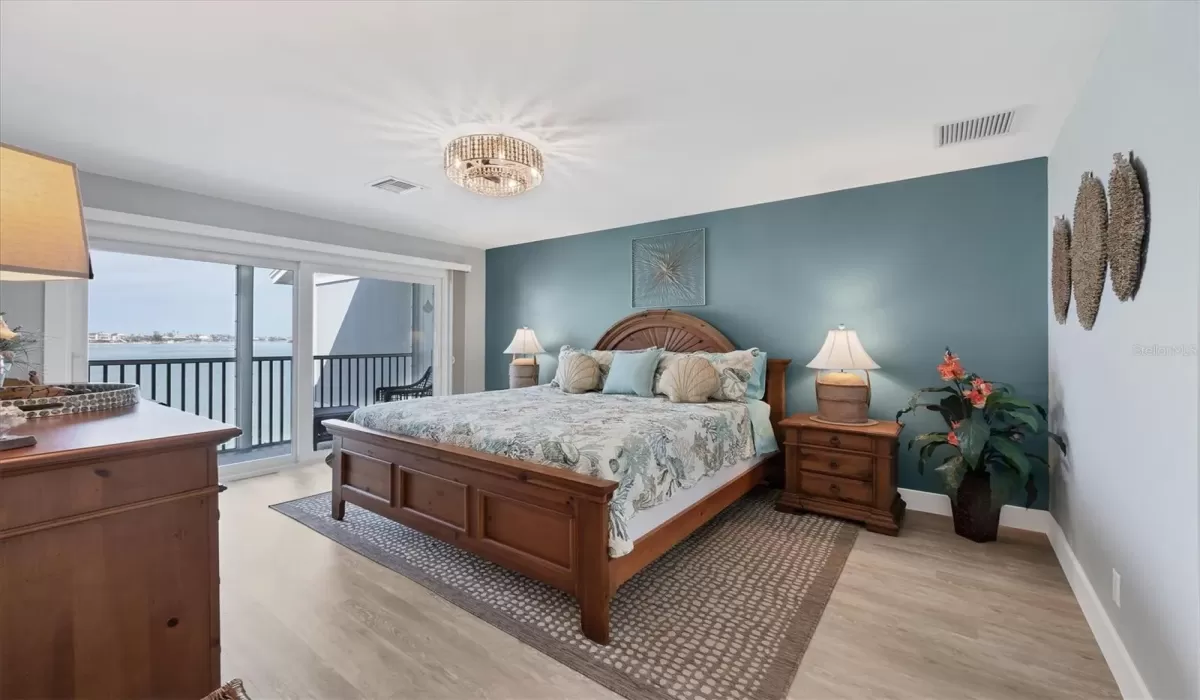 2 Bedrooms Bedrooms, 0 ,2 BathroomsBathrooms,Residential Lease,For Sale,0,D6143273