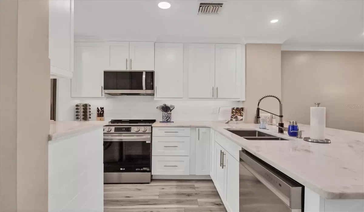 2 Bedrooms Bedrooms, 0 ,2 BathroomsBathrooms,Residential Lease,For Sale,0,D6143339