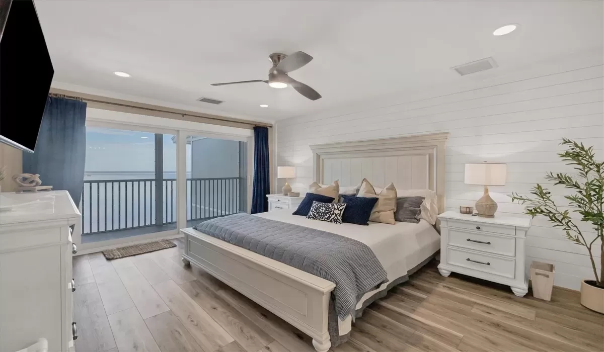 2 Bedrooms Bedrooms, 0 ,2 BathroomsBathrooms,Residential Lease,For Sale,0,D6143339