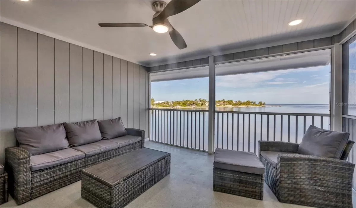2 Bedrooms Bedrooms, 0 ,2 BathroomsBathrooms,Residential Lease,For Sale,0,D6143339