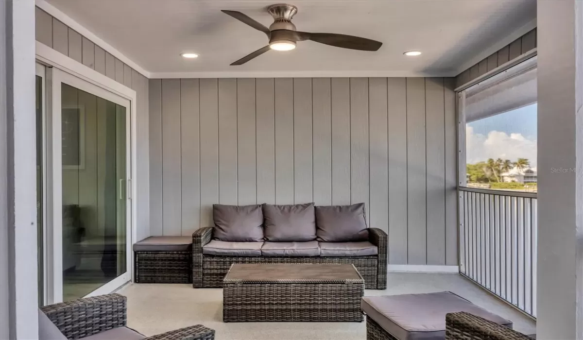 2 Bedrooms Bedrooms, 0 ,2 BathroomsBathrooms,Residential Lease,For Sale,0,D6143339