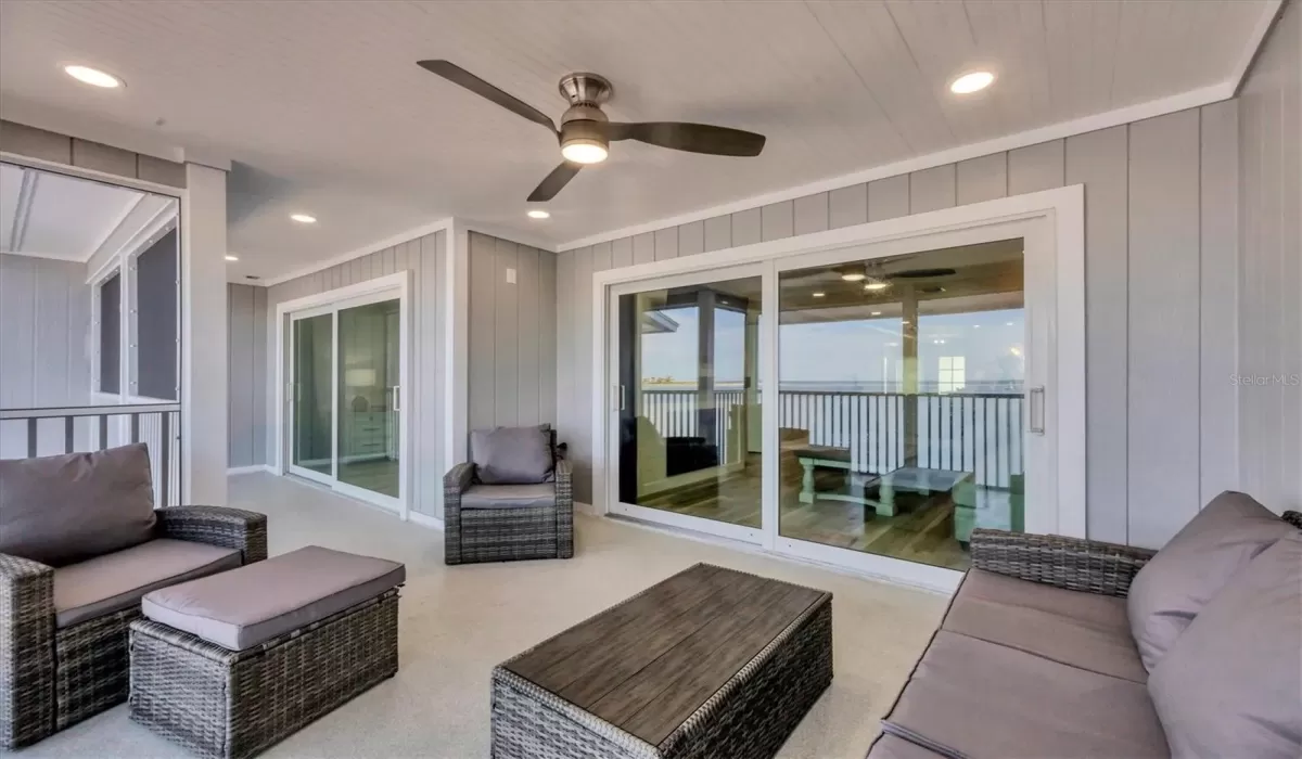 2 Bedrooms Bedrooms, 0 ,2 BathroomsBathrooms,Residential Lease,For Sale,0,D6143339
