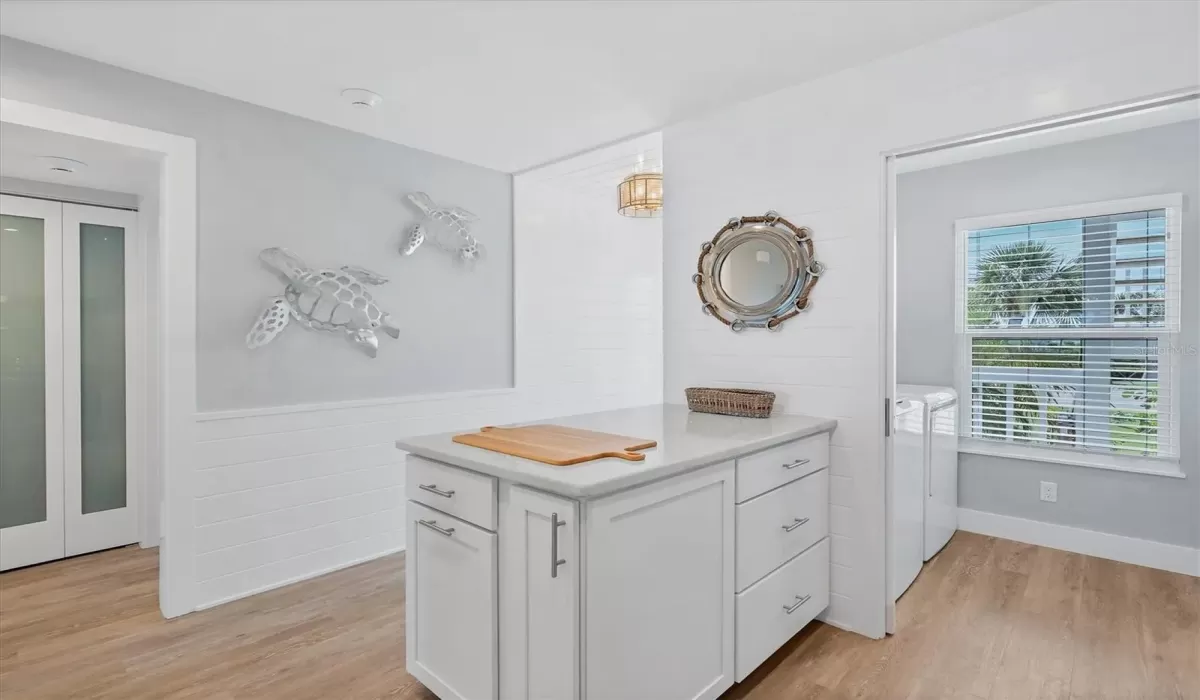 2 Bedrooms Bedrooms, 0 ,2 BathroomsBathrooms,Residential Lease,For Sale,0,D6143271