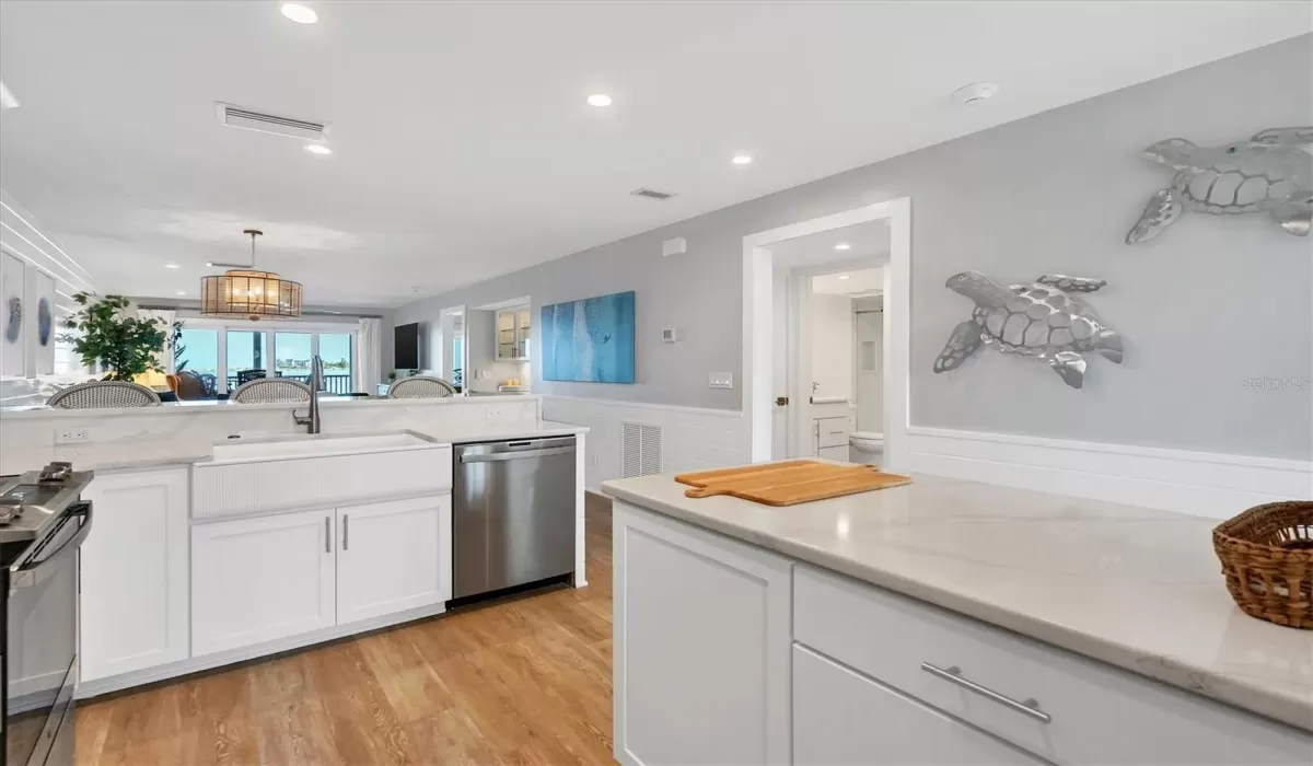 2 Bedrooms Bedrooms, 0 ,2 BathroomsBathrooms,Residential Lease,For Sale,0,D6143271
