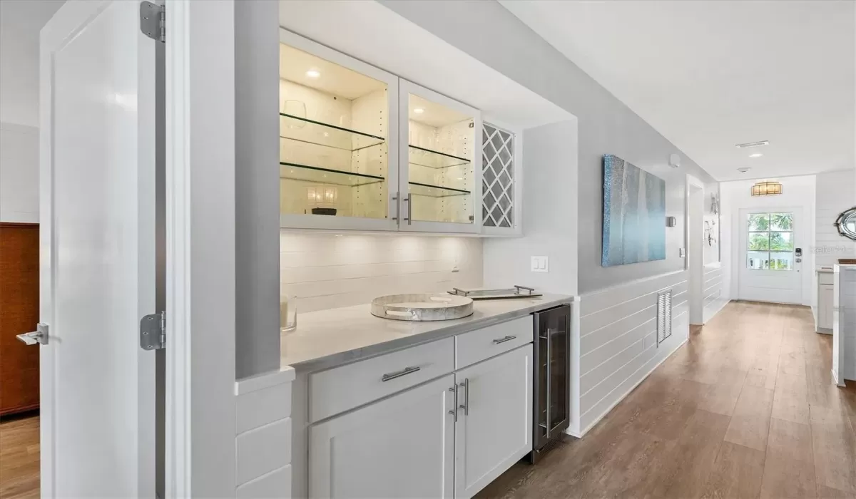 2 Bedrooms Bedrooms, 0 ,2 BathroomsBathrooms,Residential Lease,For Sale,0,D6143271