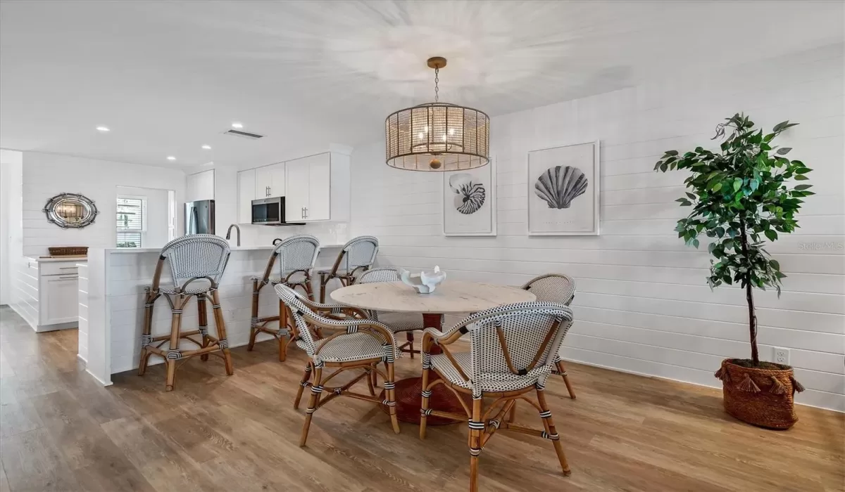 2 Bedrooms Bedrooms, 0 ,2 BathroomsBathrooms,Residential Lease,For Sale,0,D6143271
