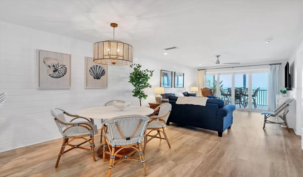 2 Bedrooms Bedrooms, 0 ,2 BathroomsBathrooms,Residential Lease,For Sale,0,D6143271