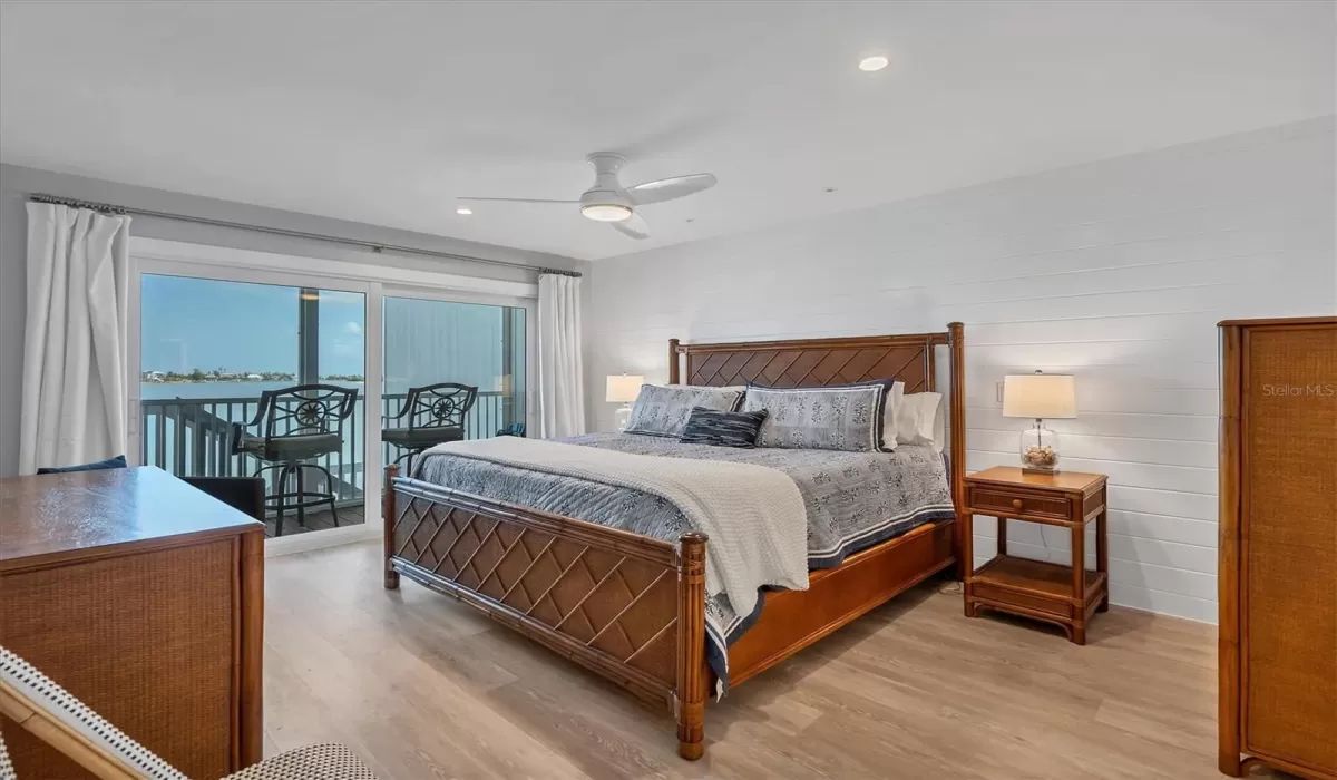 2 Bedrooms Bedrooms, 0 ,2 BathroomsBathrooms,Residential Lease,For Sale,0,D6143271