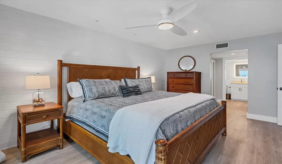 2 Bedrooms Bedrooms, 0 ,2 BathroomsBathrooms,Residential Lease,For Sale,0,D6143271