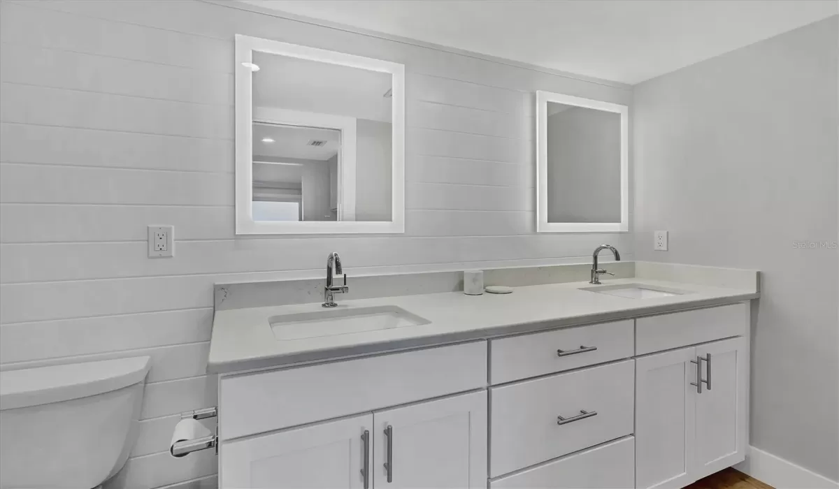 2 Bedrooms Bedrooms, 0 ,2 BathroomsBathrooms,Residential Lease,For Sale,0,D6143271