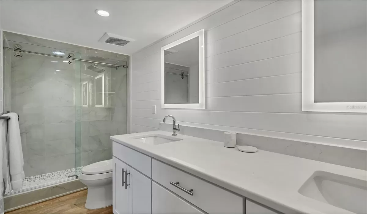 2 Bedrooms Bedrooms, 0 ,2 BathroomsBathrooms,Residential Lease,For Sale,0,D6143271