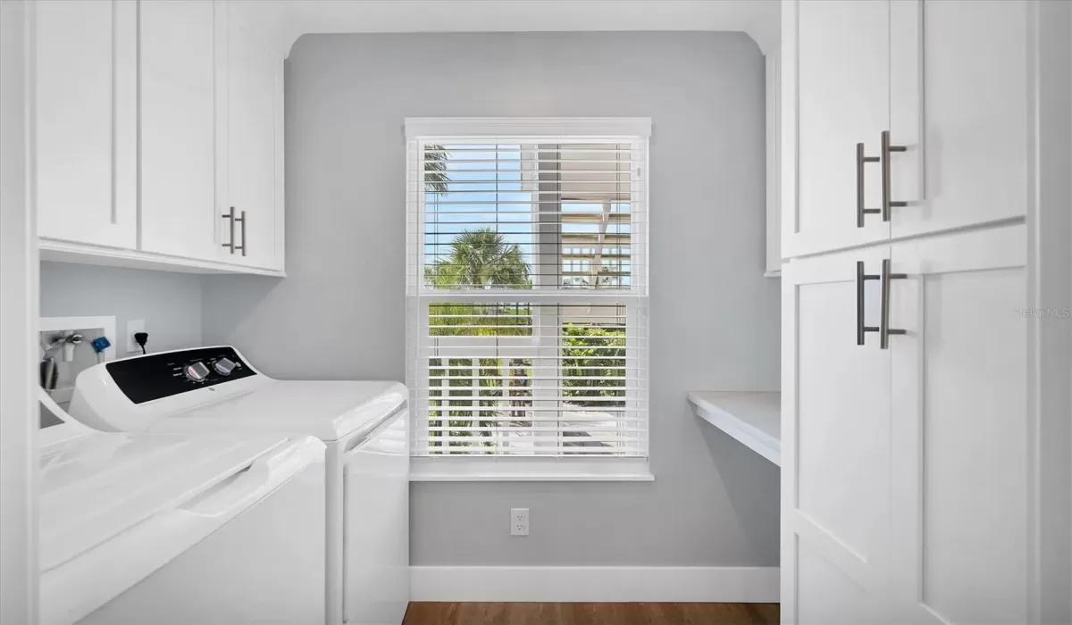 2 Bedrooms Bedrooms, 0 ,2 BathroomsBathrooms,Residential Lease,For Sale,0,D6143271