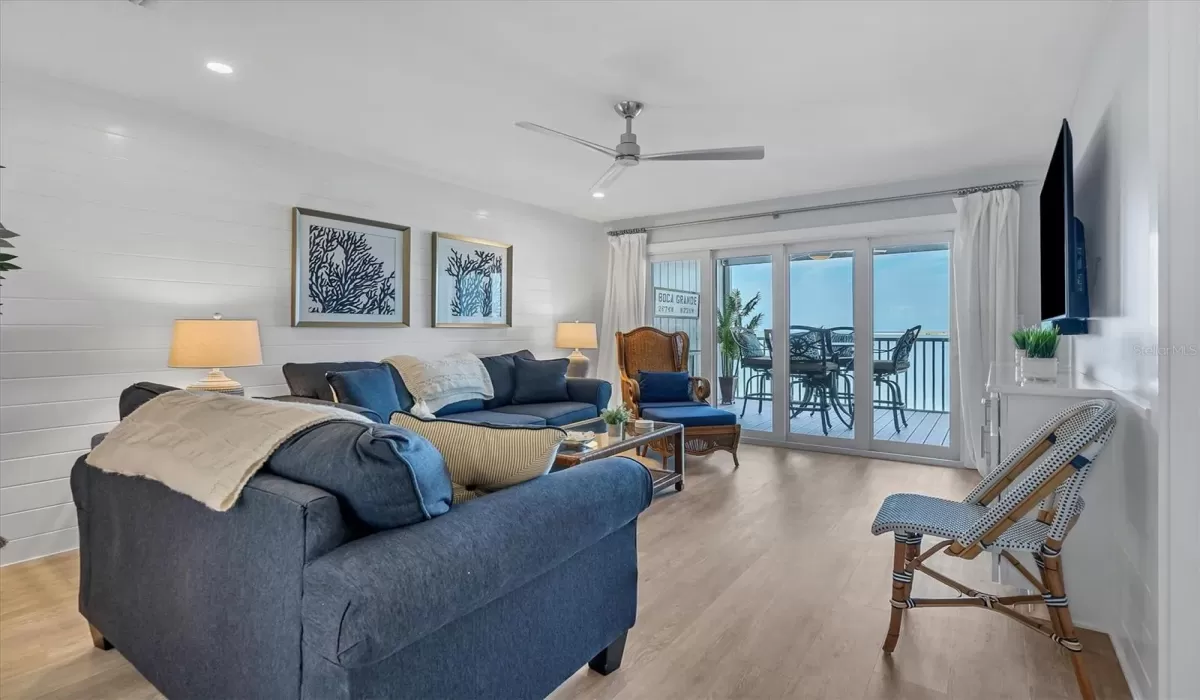 2 Bedrooms Bedrooms, 0 ,2 BathroomsBathrooms,Residential Lease,For Sale,0,D6143271