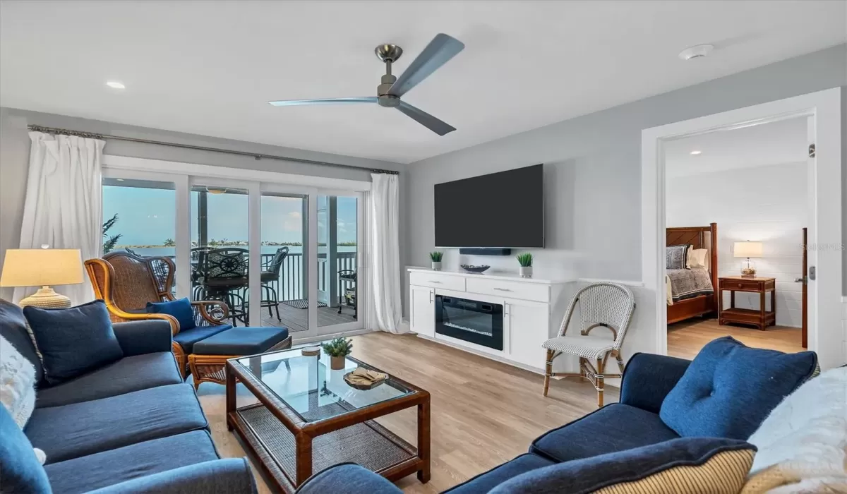 2 Bedrooms Bedrooms, 0 ,2 BathroomsBathrooms,Residential Lease,For Sale,0,D6143271