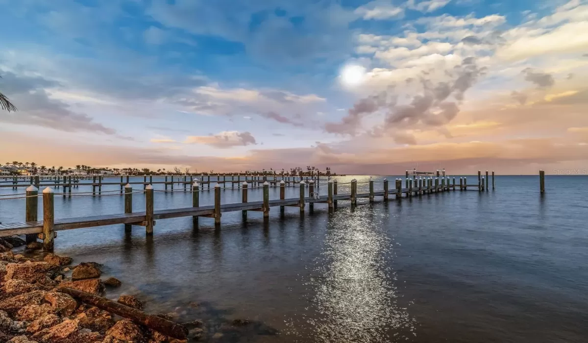 4 Bedrooms Bedrooms, 0 ,5 BathroomsBathrooms,Residential,For Sale,0,D6144295