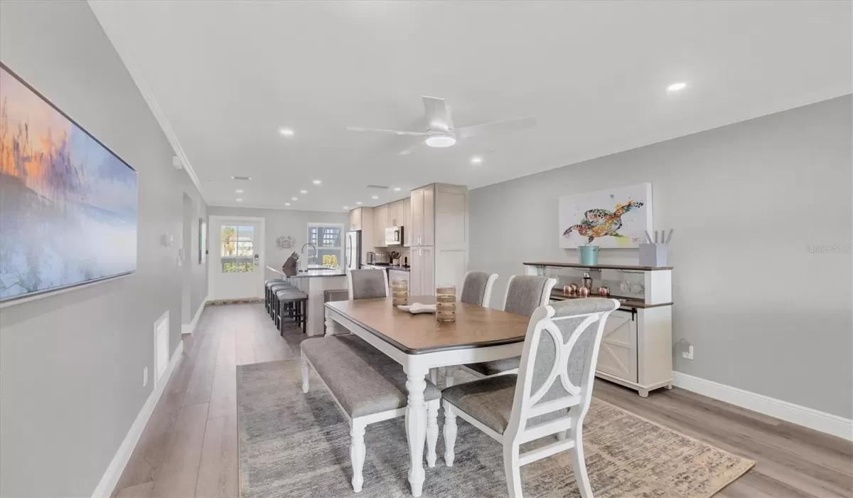 2 Bedrooms Bedrooms, 0 ,2 BathroomsBathrooms,Residential,For Sale,0,D6144340