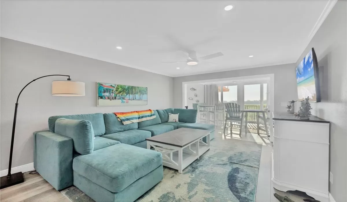 2 Bedrooms Bedrooms, 0 ,2 BathroomsBathrooms,Residential,For Sale,0,D6144340