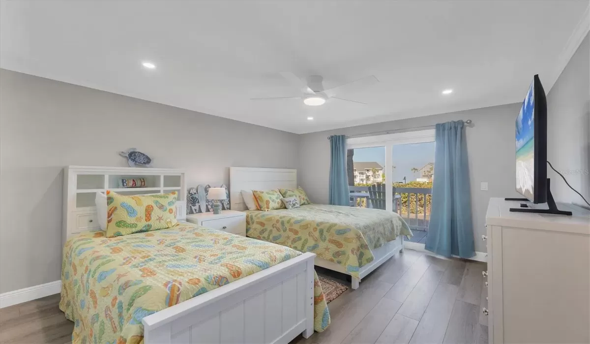 2 Bedrooms Bedrooms, 0 ,2 BathroomsBathrooms,Residential,For Sale,0,D6144340