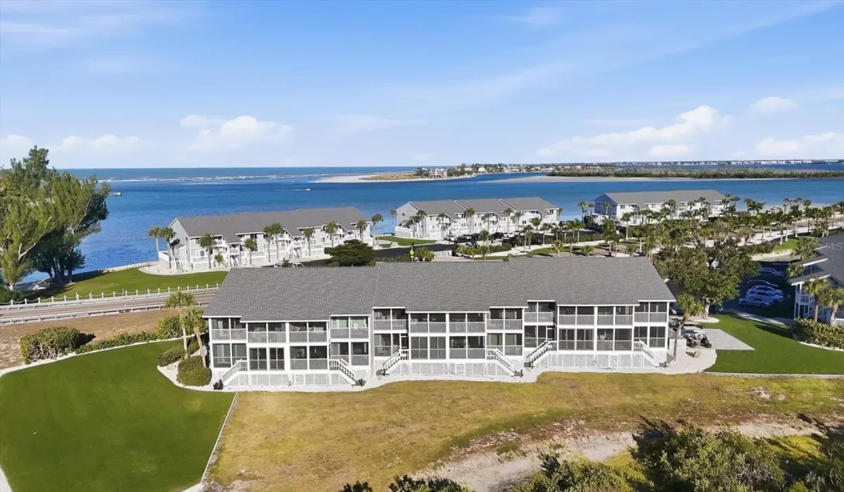 2 Bedrooms Bedrooms, 0 ,2 BathroomsBathrooms,Residential,For Sale,0,D6144340