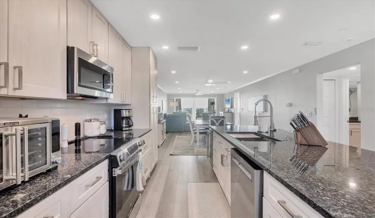 2 Bedrooms Bedrooms, 0 ,2 BathroomsBathrooms,Residential,For Sale,0,D6144340